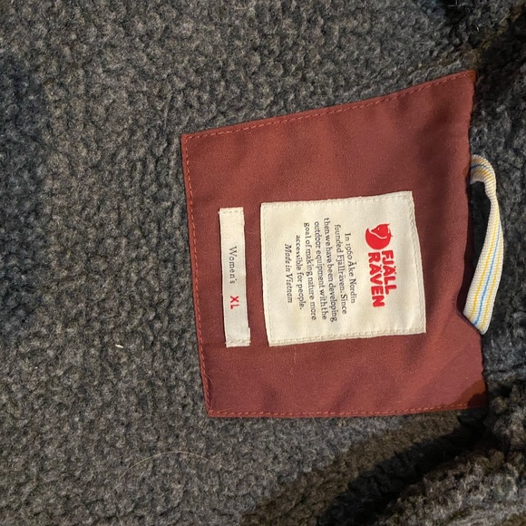 Fjallraven Greenland Winter Jacket Parka Maroon Womens Size XL 12/14 - Picture 3 of 4